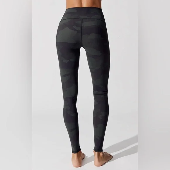 Alo Black Dark Green Camo Leggings Sz Small - Picture 5 of 7